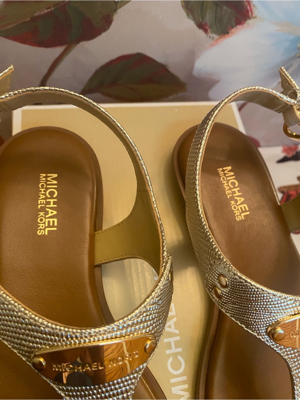 Michael Kors Gold T-Strap Leather “Jilly Flat” Sandals, Sz. 6m, New in Box - Picture 5 of 11
